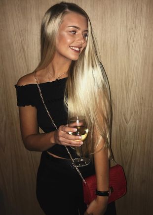 Катя, Москва, Авиамоторная, 23 года, анкета 8590, +7 995 070-27-60